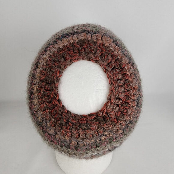 Handmade Pink Knit Pony Tail Toque - Picture 5 of 6